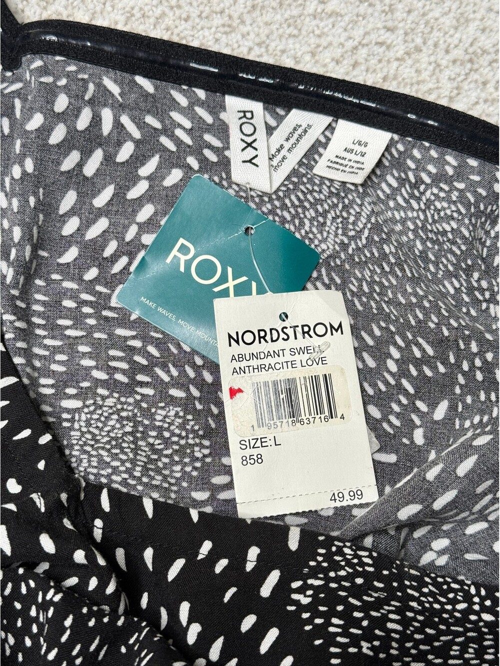 Roxy Abundant Swell Anthracite Love Black White Smocked Blouse Size L NWT